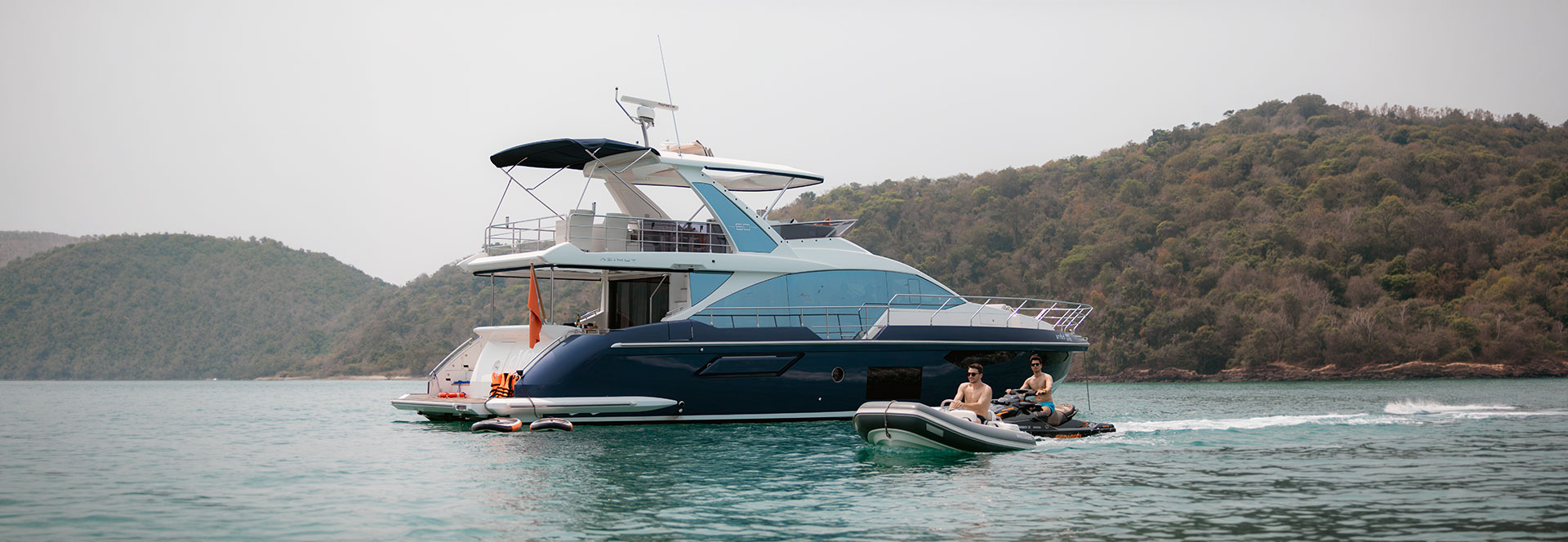 Azimut 60 cruising on turquoise water